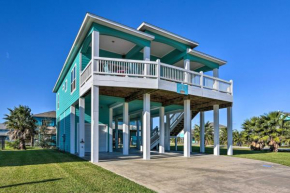 Deck and Fire Pit Updated Crystal Beach Retreat!